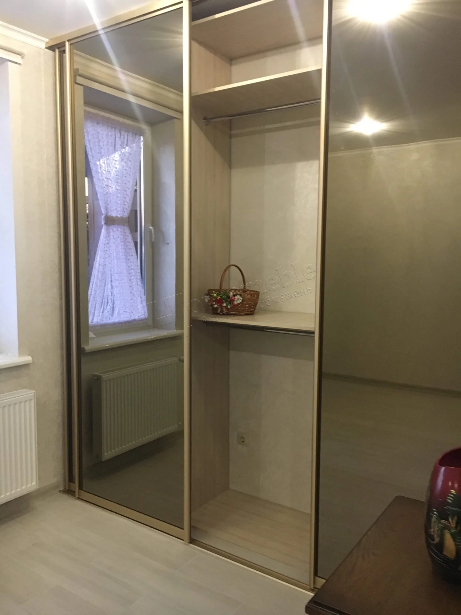 Шафа-купе №359 — для передпокою, в золотистих профілях, фото 3