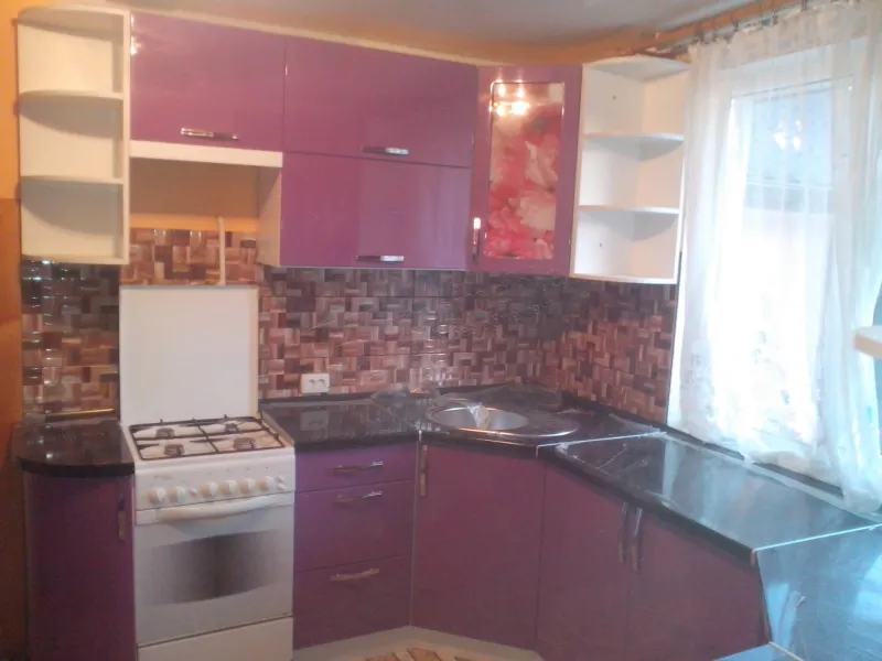 Кухня №264 — глянцева кутова, з відкритими полицями